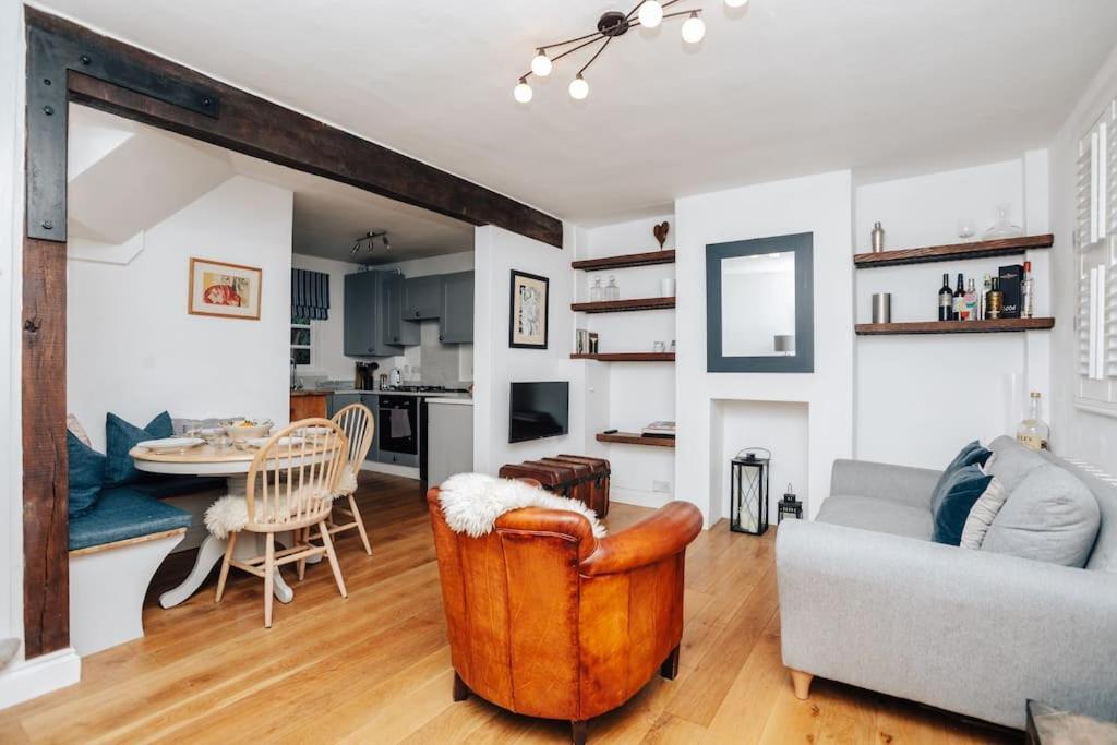 Chalk House - Pet Friendly Holiday home